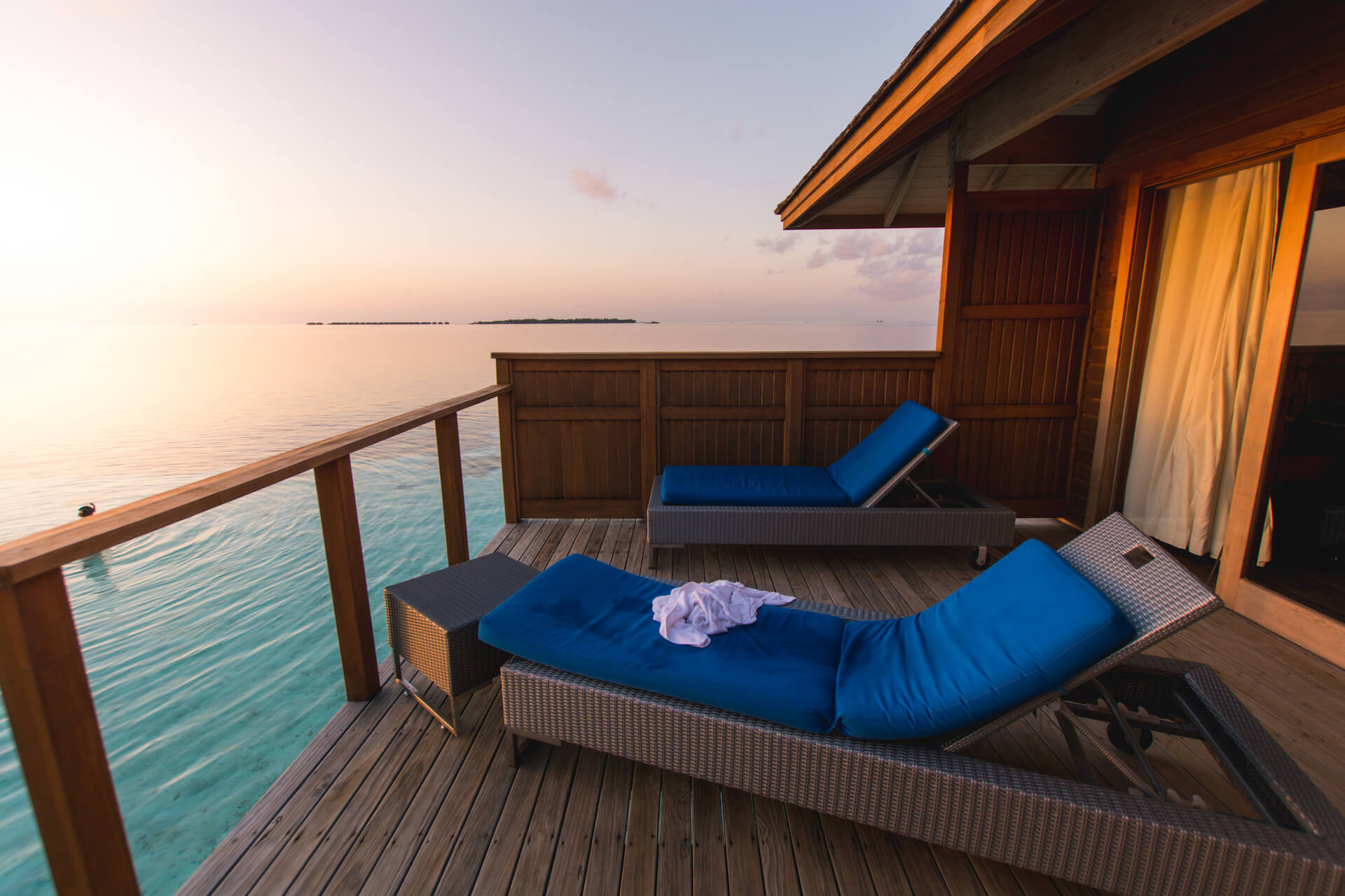 beautiful-tropical-maldives-resort-hotel-and-islan-2021-09-02-09-28-36-utc.jpg